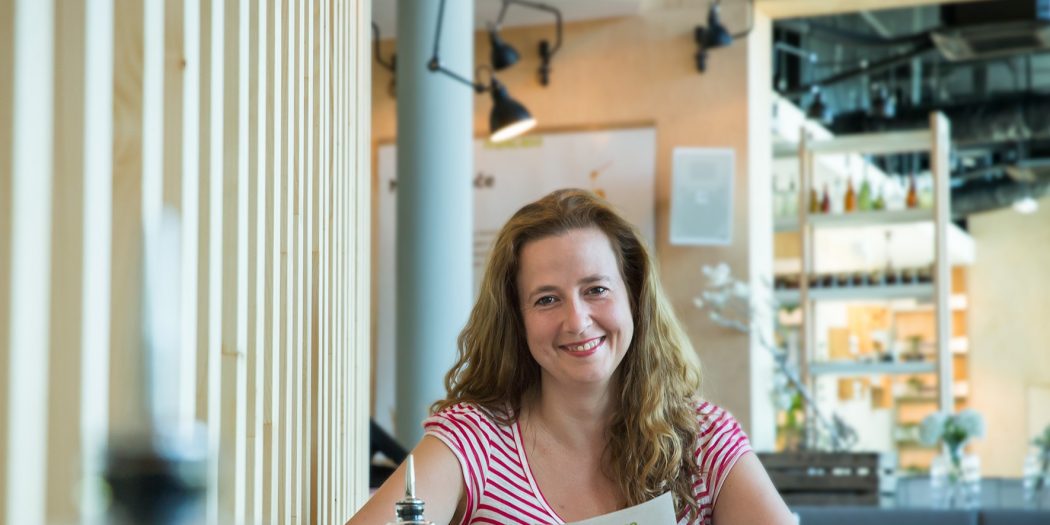 Soňa Borušovičová: Princíp kvietkovaného tanierika