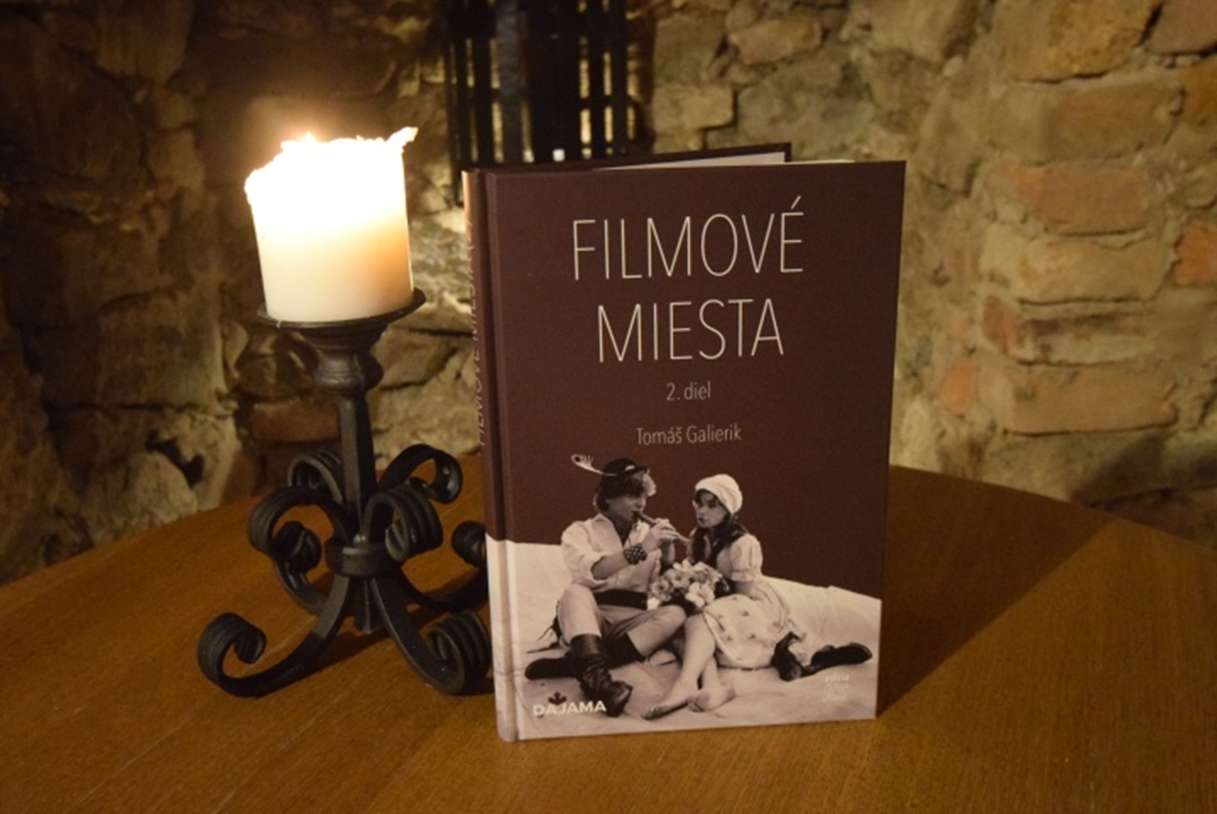 Kniha Filmové miesta pokračuje v úchvatnej ceste Slovenskom
